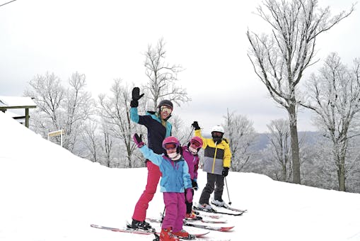 Family skiing at Mad River Mountain in Zanesfield, Ohio (photo courtesy of Vail Resorts) 