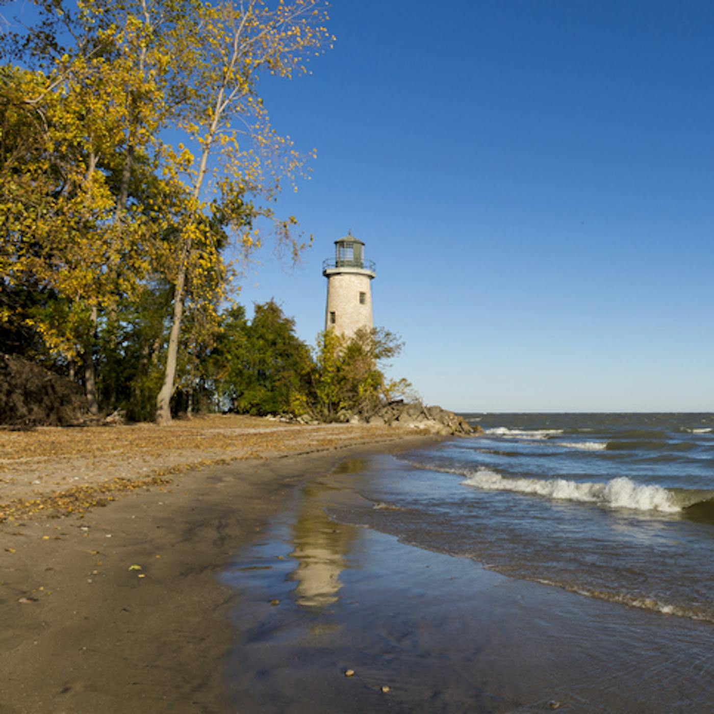 Take 5: Lighthouses of the North Shore