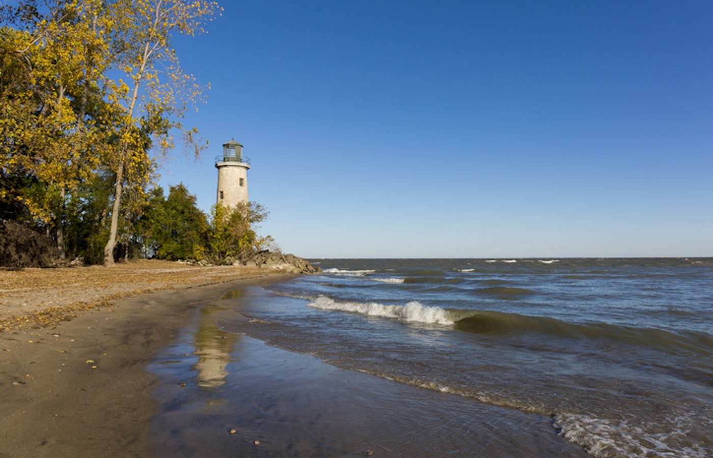 Take 5: Lighthouses of the North Shore