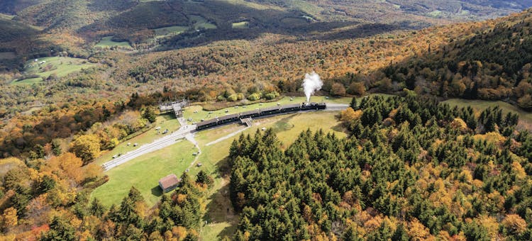 A Mountain Rail Adventures train excursion through West Virginia (courtesy of the Durbin & Greenbrier Valley Railroad)